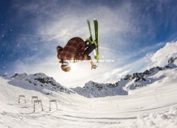 ng娱乐官网-雷恩在一场胜利赛中展现出自信，雷恩主场球衣